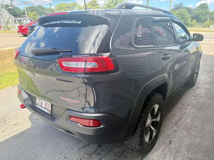 Jeep Cherokee 2018 photo 2