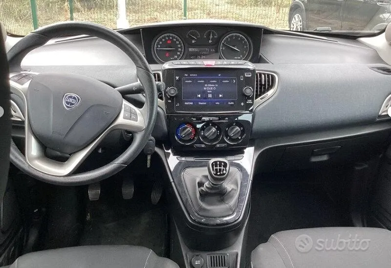 Lancia Ypsilon 2023 photo 5