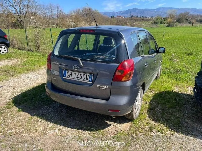 Toyota Corolla Verso 2003 photo 3