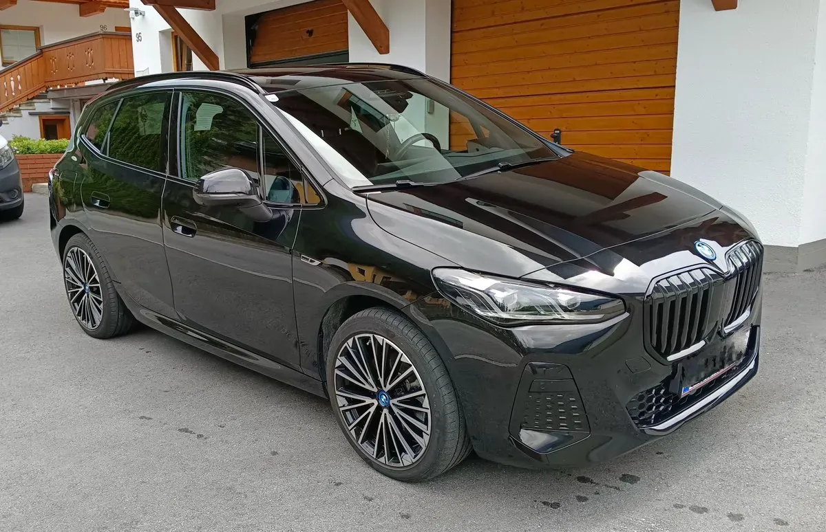 BMW 2Er-Reihe 230E X Drive Active Tourer