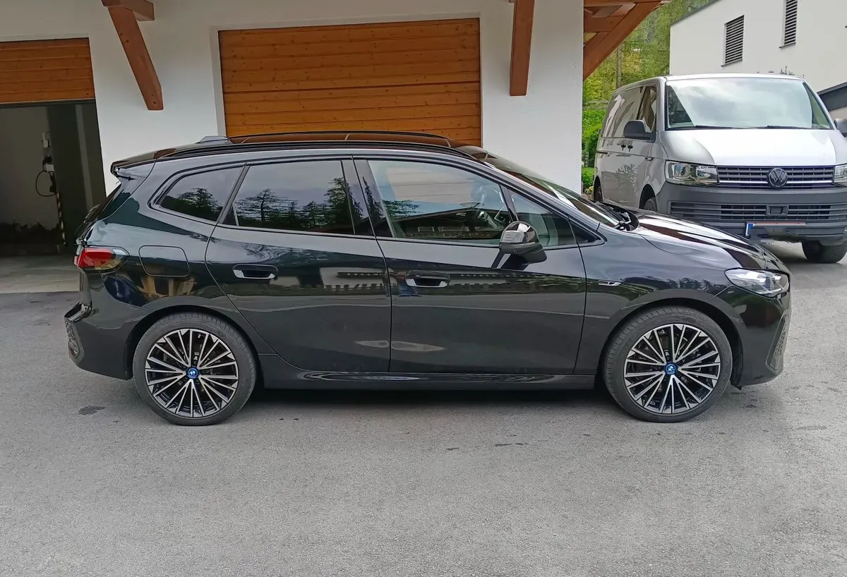 BMW 2Er-Reihe 230E X Drive Active Tourer 2022 photo 2
