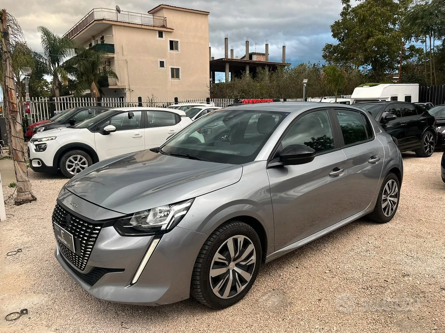 Peugeot 208 2024 photo 2