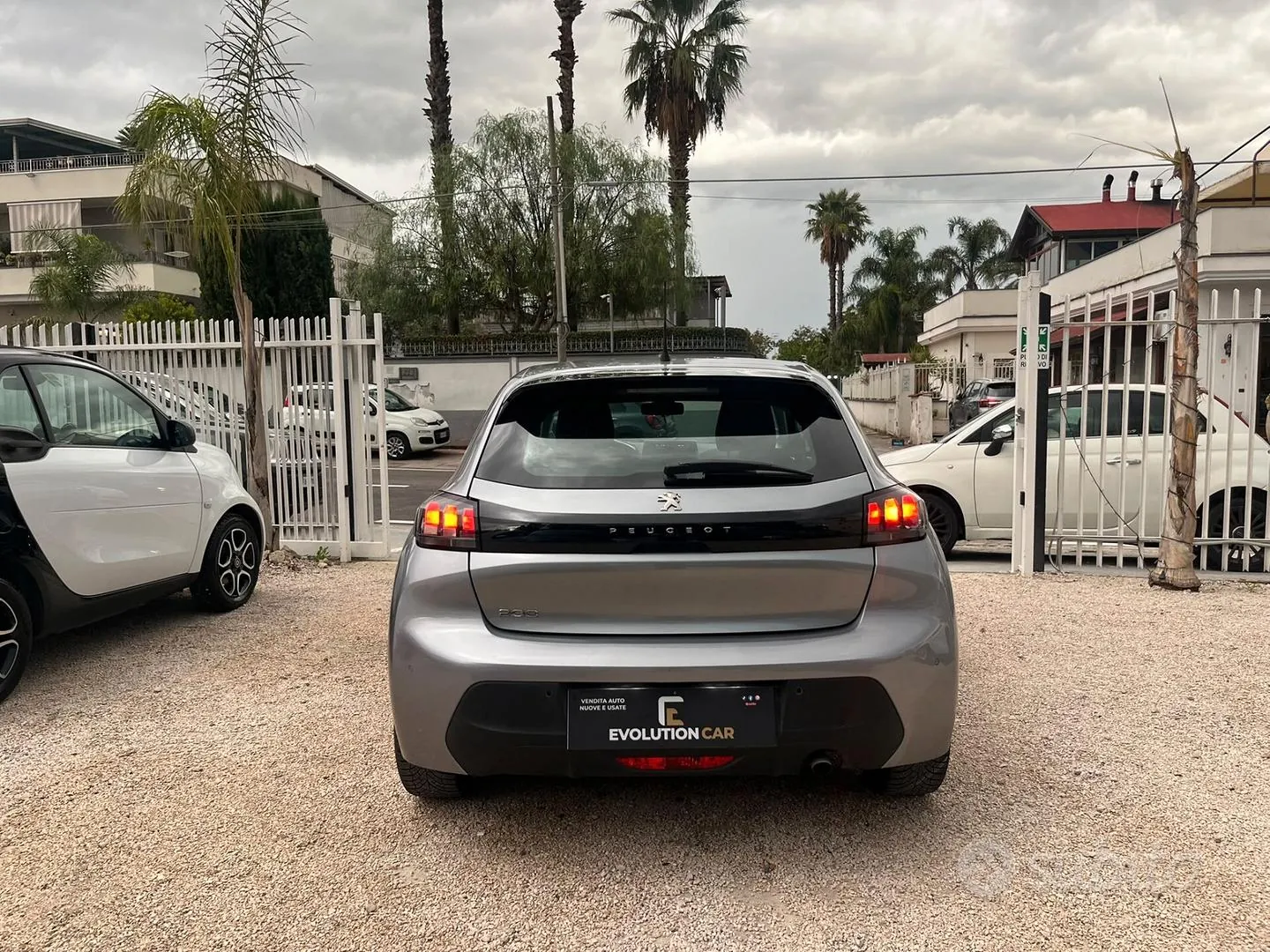 Peugeot 208 2024 photo 3