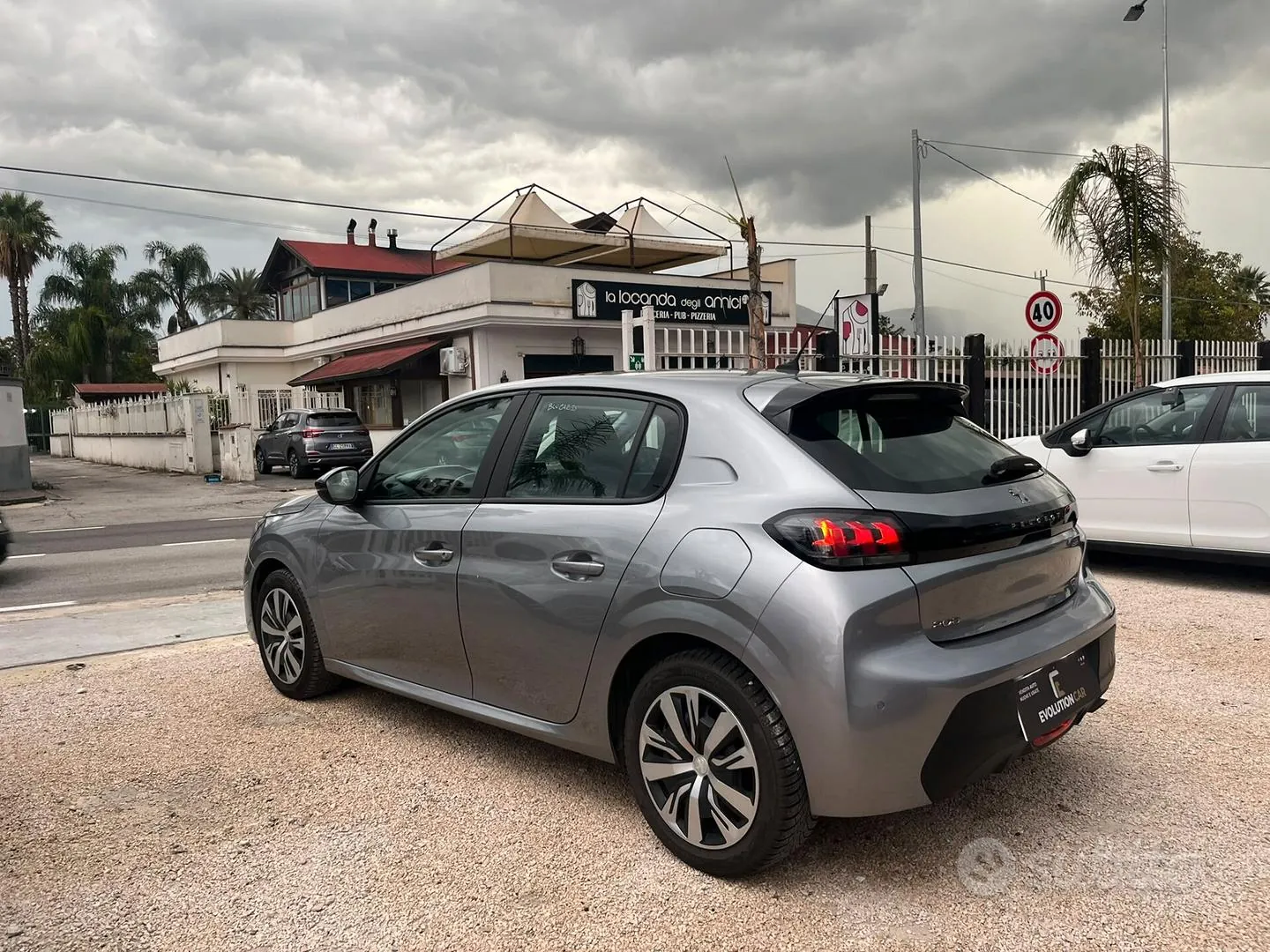 Peugeot 208 2024 photo 4
