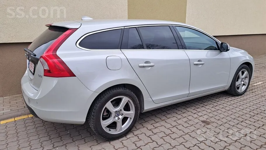 Volvo V60 2012 photo 4