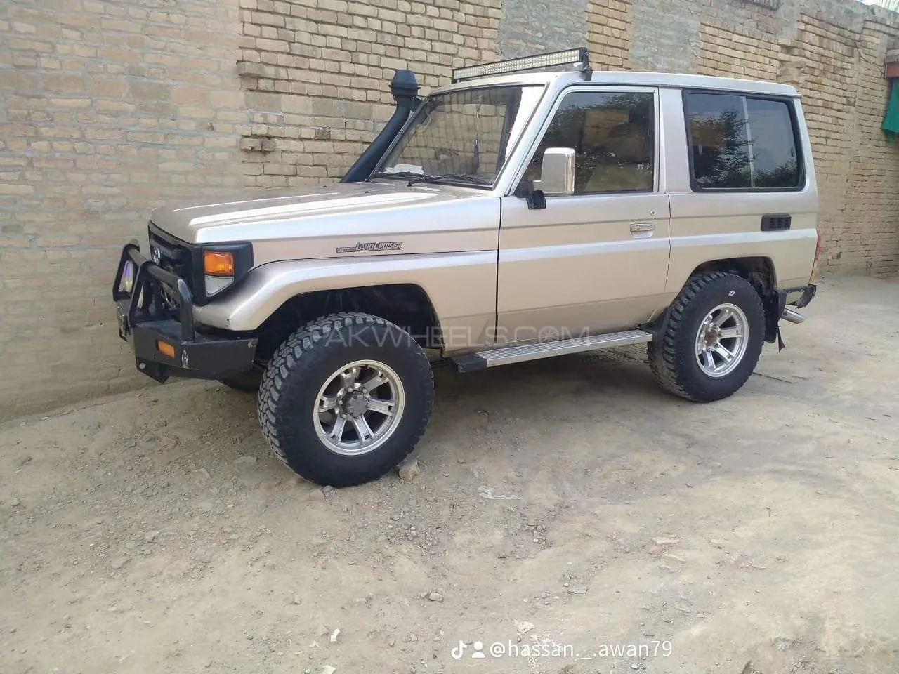 Toyota Land Cruiser