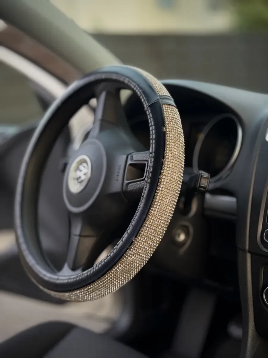 Volkswagen Golf 2011 photo 2