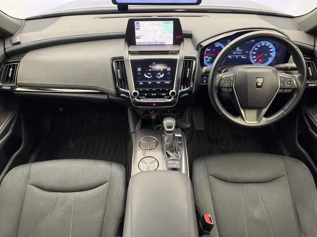 Toyota Crown Hybrid Rs 2018 photo 2