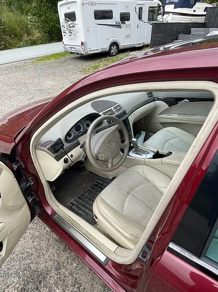 Mercedes-Benz E220 D 2003 photo 5