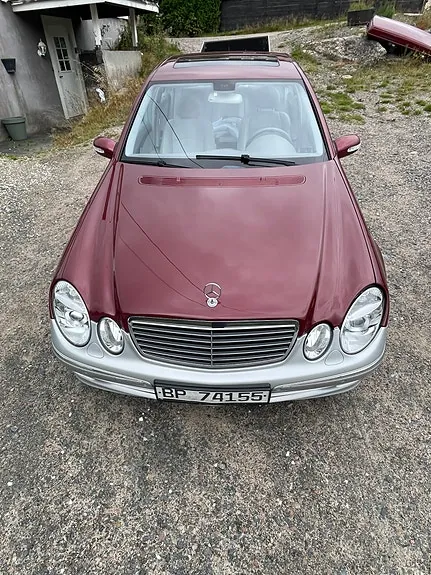Mercedes-Benz E220 D 2003 photo 4