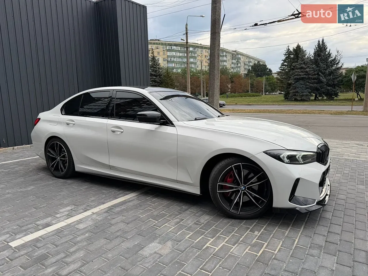 BMW 3 Series 2023 photo 5