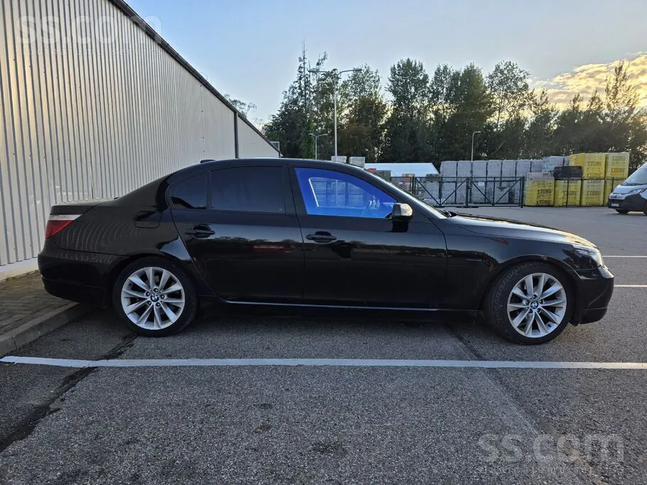 BMW 525 2008 photo 2