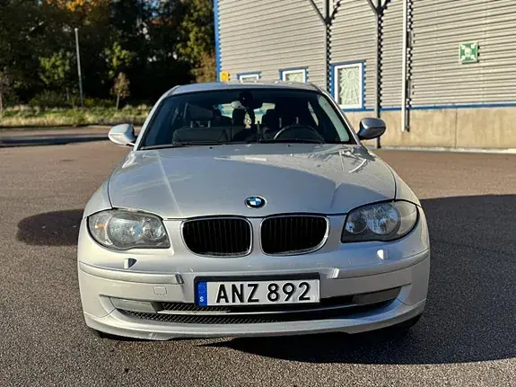 BMW 118D 2010 photo 2