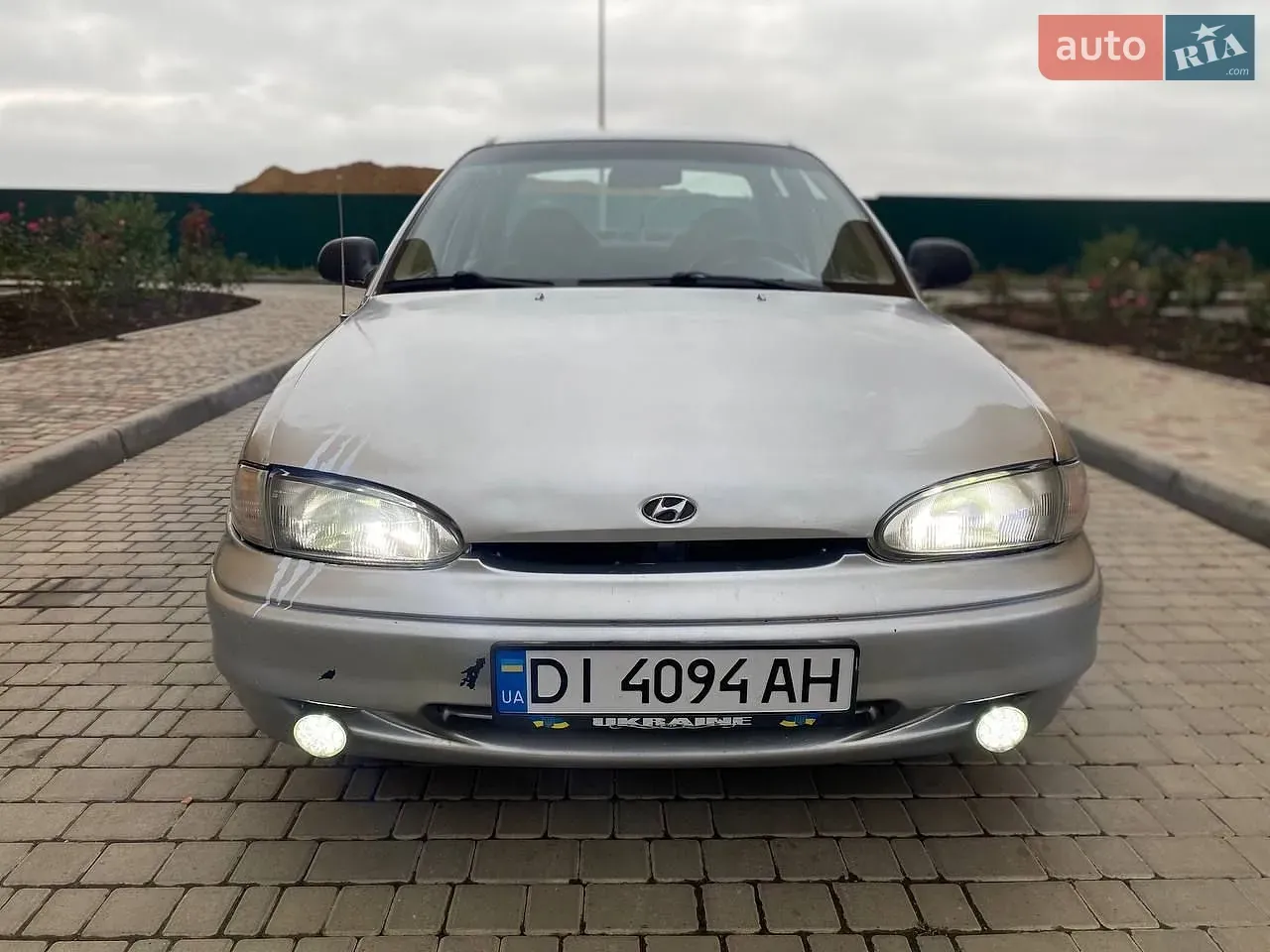 Hyundai Accent 1995 photo 3