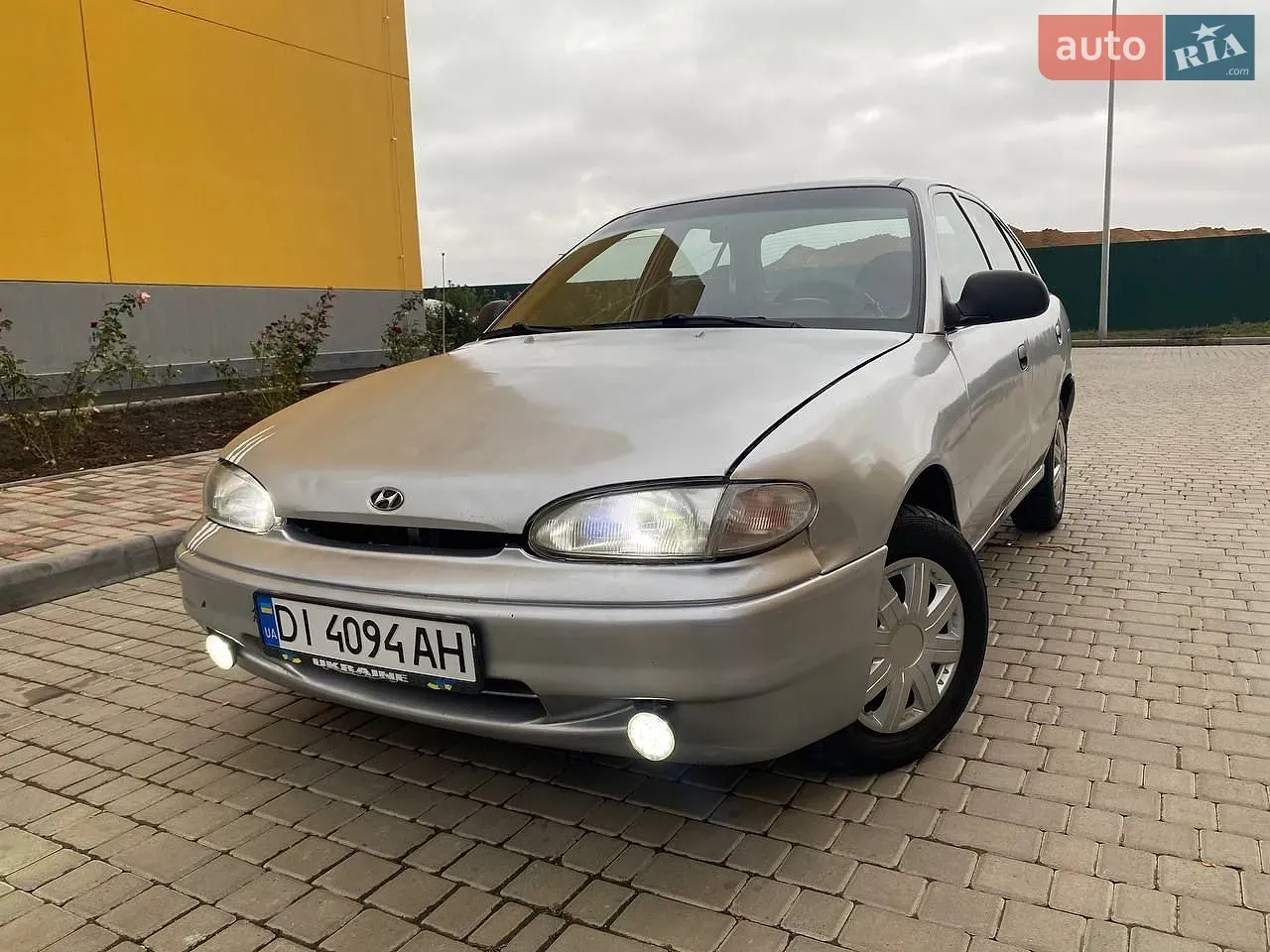 Hyundai Accent 1995 photo 2