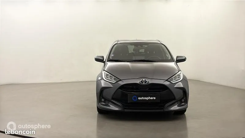Toyota Yaris 2022 photo 2