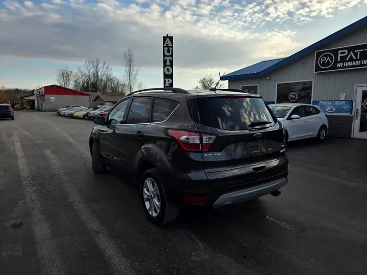 Ford Escape 2018 photo 3