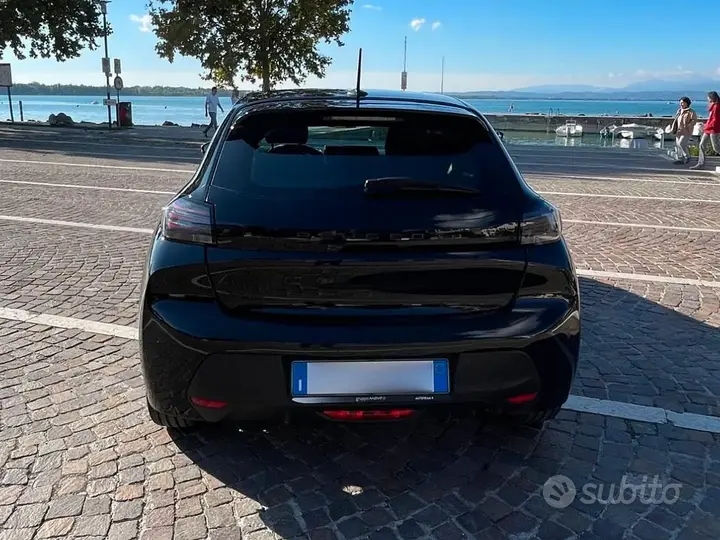 Peugeot 208 2024 photo 2