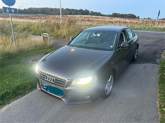 Audi A4 2008 photo 2
