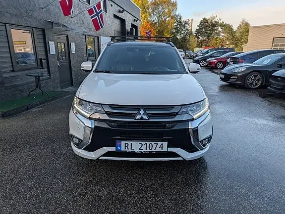 Mitsubishi Outlander 2017 photo 2