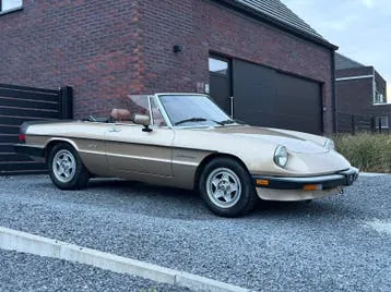 Alfa Romeo Spider 1986 photo 3