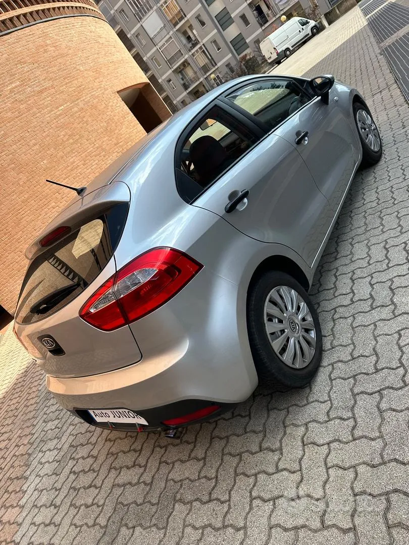 Kia Rio 2012 photo 3