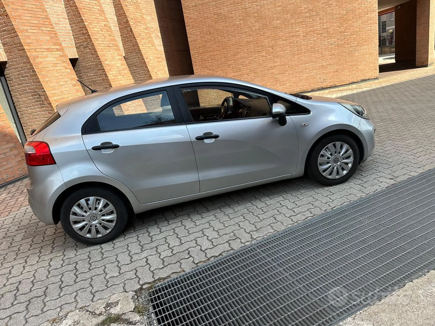 Kia Rio 2012 photo 2