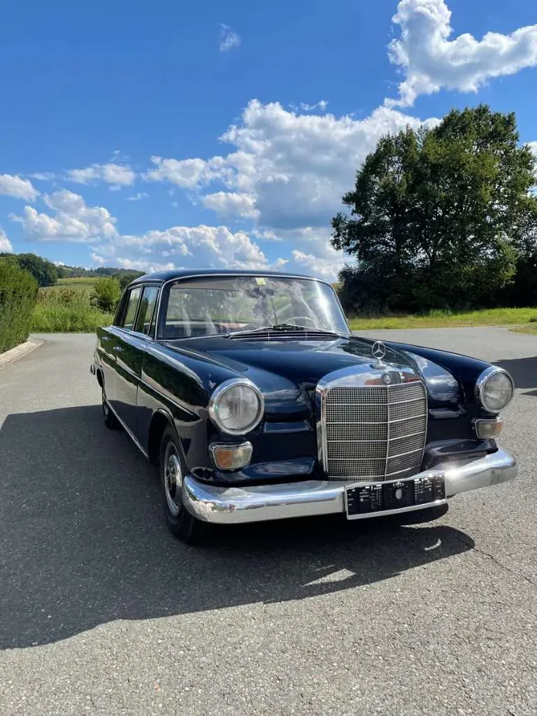 Mercedes-Benz Sonstige