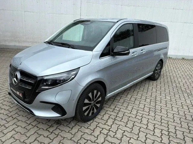 Mercedes-Benz Eqv 2025 photo 2