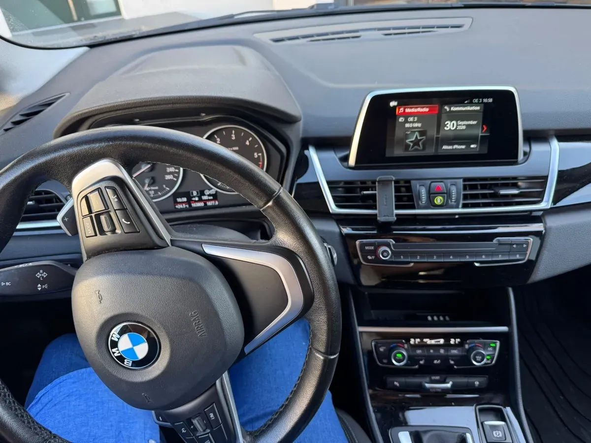 BMW 218D 2018 photo 3