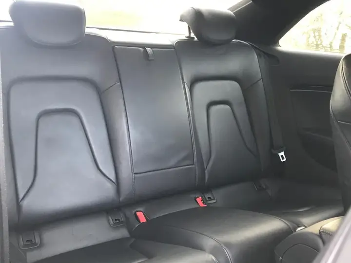 Audi A5 2012 photo 5