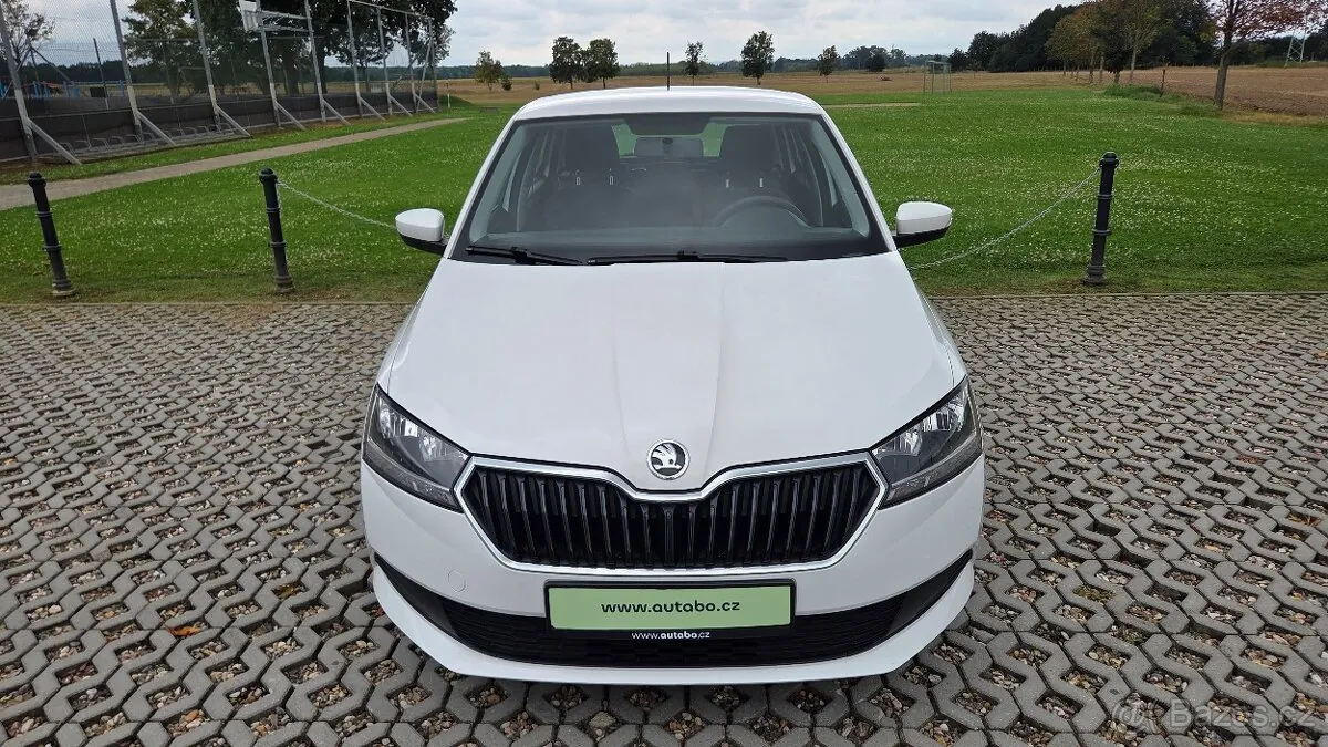 Skoda Fabia 2021 photo 2