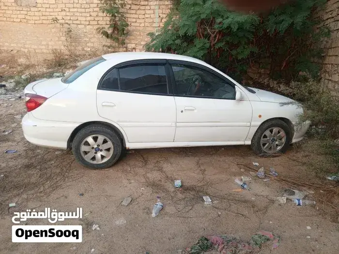 Kia Rio 2002 photo 2