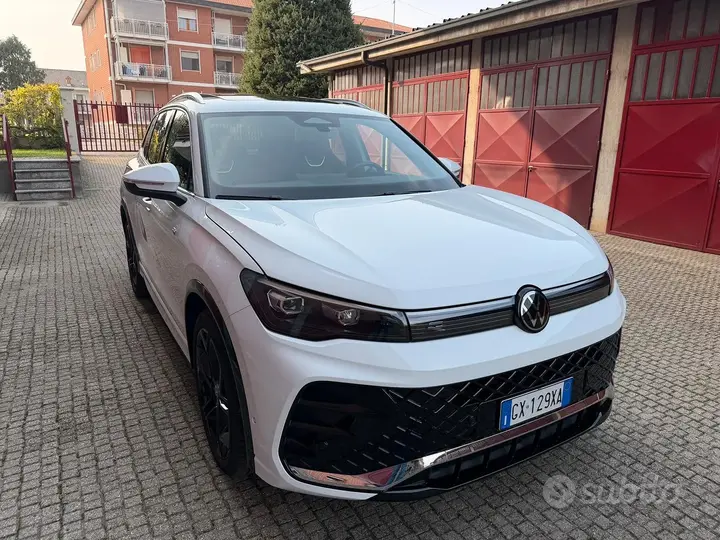 Volkswagen Tiguan 2025 photo 2