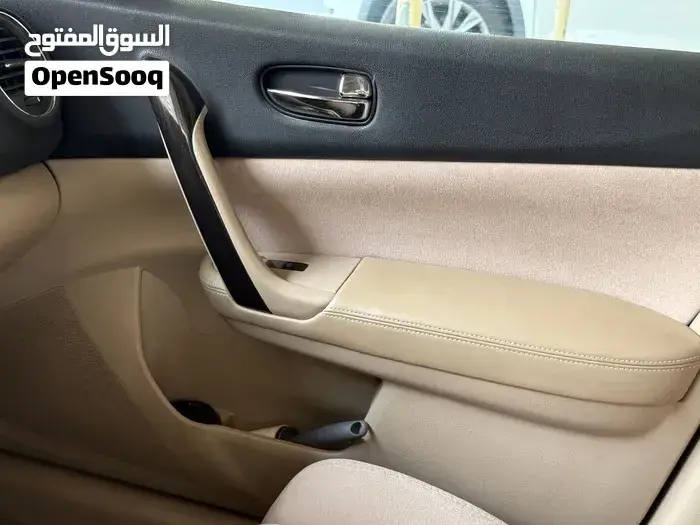 Nissan Maxima 2012 photo 2