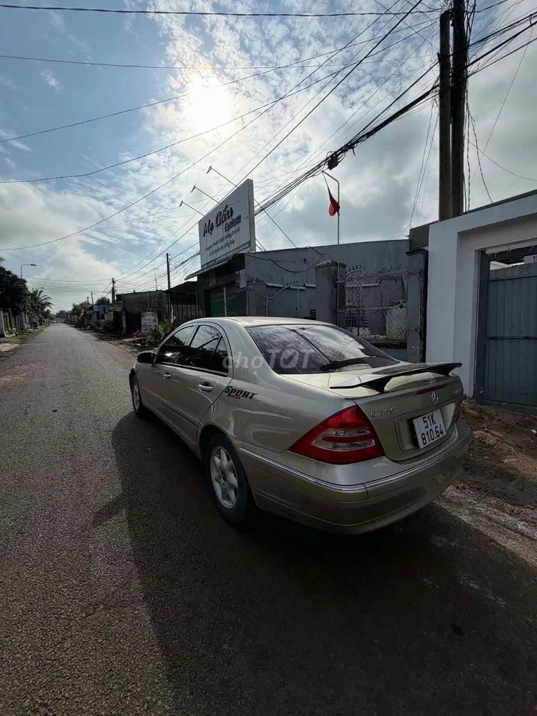 Mercedes-Benz C-Class 2001 photo 4