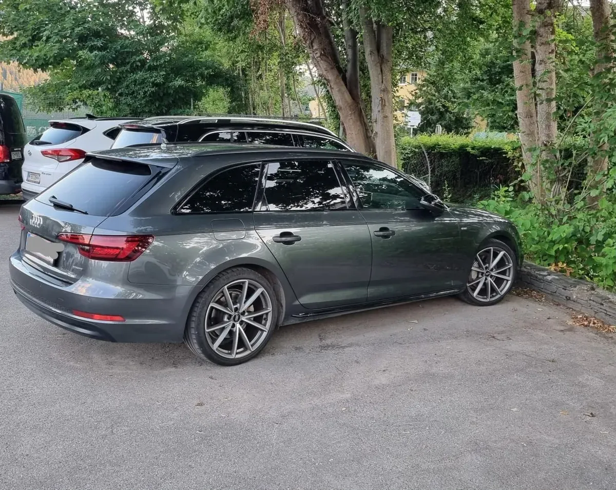 Audi A4 2018 photo 3