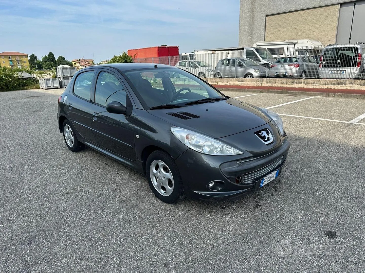 Peugeot 206 2011 photo 3