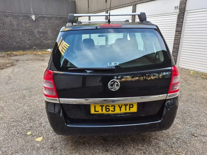 Vauxhall Zafira 2013 photo 2