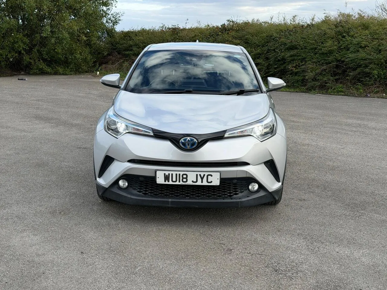 Toyota C-Hr 2018 photo 2