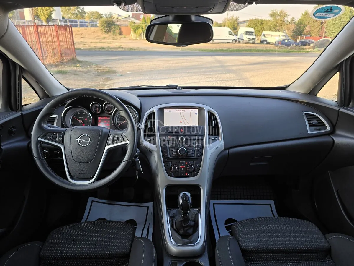 Opel Astra 2013 photo 5