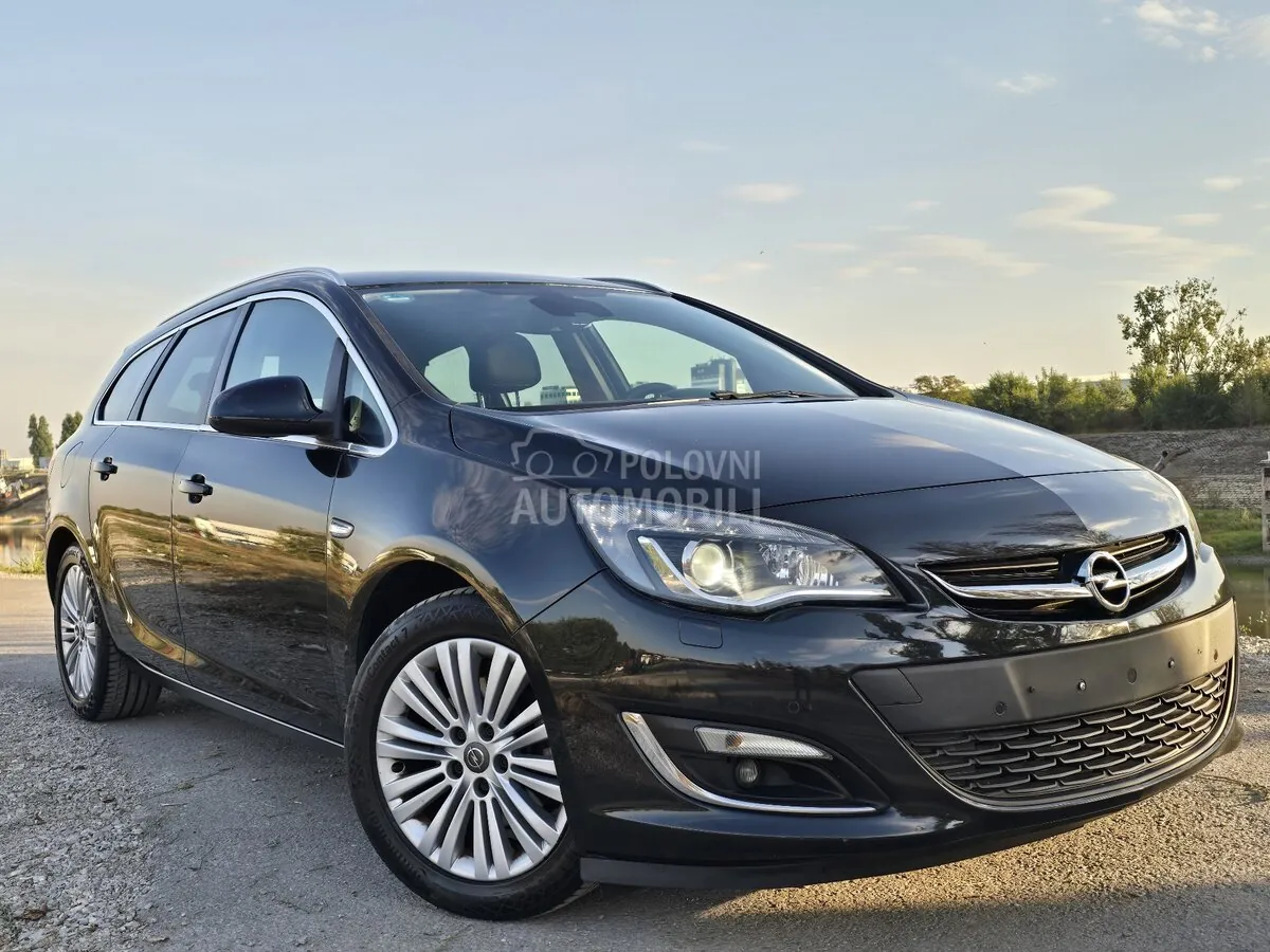 Opel Astra 2013 photo 2