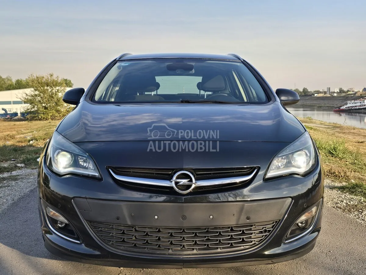 Opel Astra 2013 photo 3