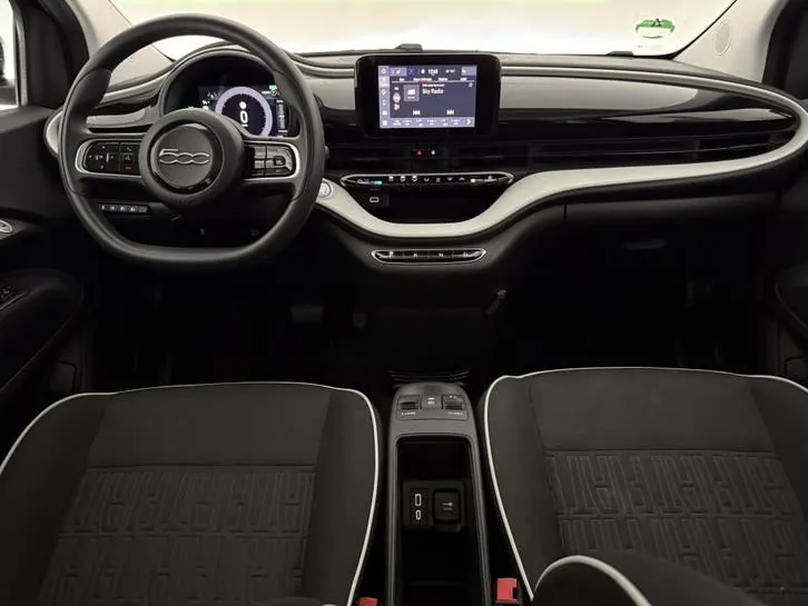 Fiat 500E 2022 photo 2