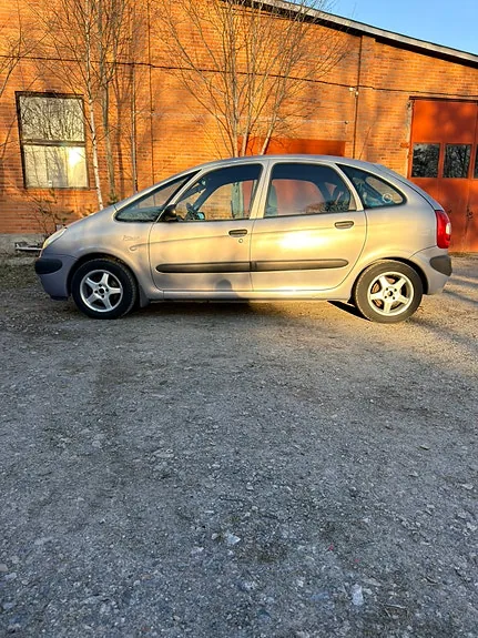 Citroen Xsara Picasso 2001 photo 3