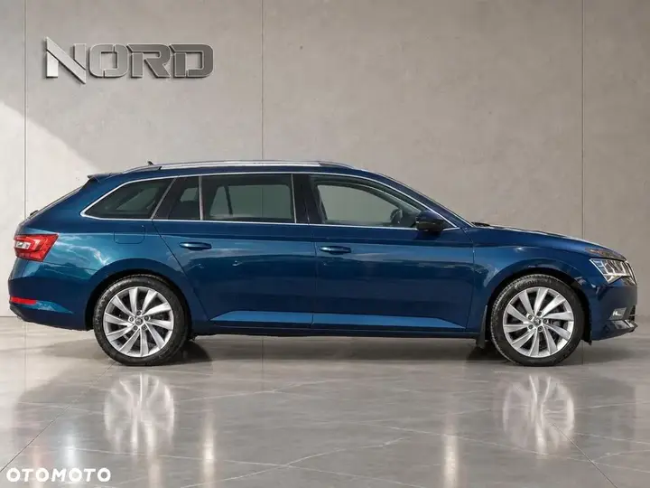 Skoda Superb 2016 photo 2