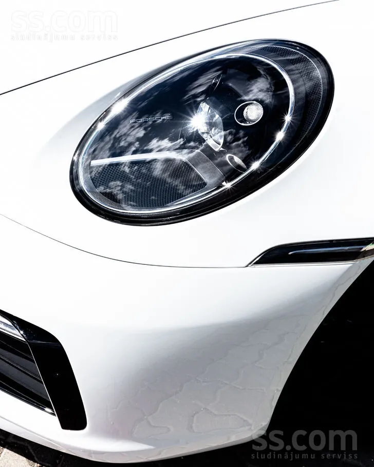 Porsche 911 2020 photo 2