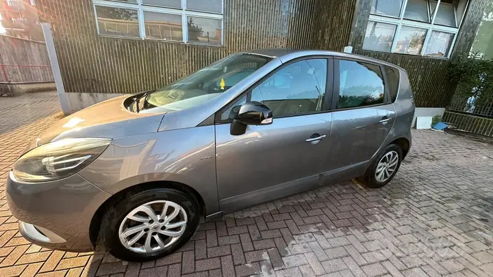 Renault Scenic 2015 photo 2