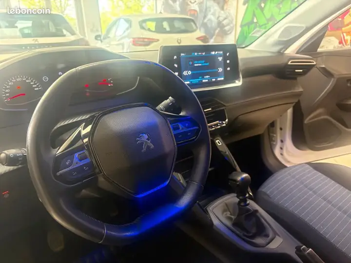 Peugeot 208 2021 photo 4