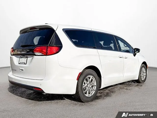 Chrysler Grand Caravan 2026 photo 5